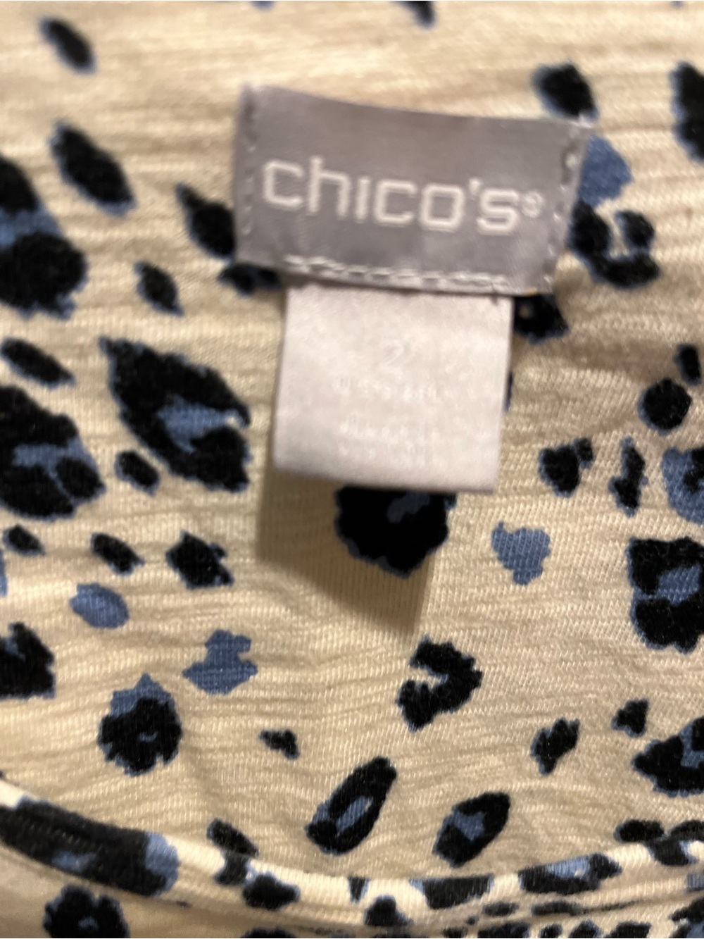 33. WOMENS CHICO’S 2/L DETAIL TOP - Picture 2 of 4